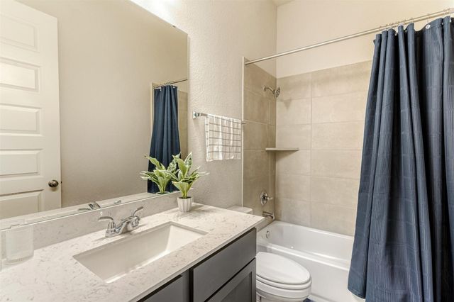 185 King Haakon Bay DR, Kyle, TX 78640