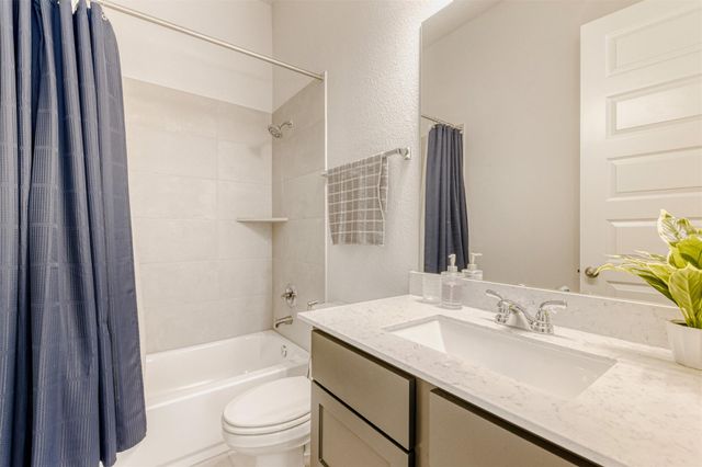 185 King Haakon Bay DR, Kyle, TX 78640