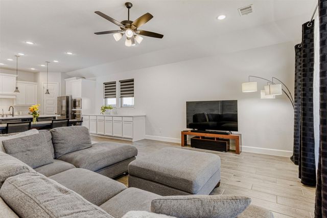 185 King Haakon Bay DR, Kyle, TX 78640