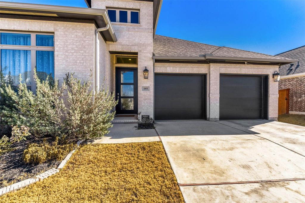 185 King Haakon Bay DR, Kyle, TX 78640