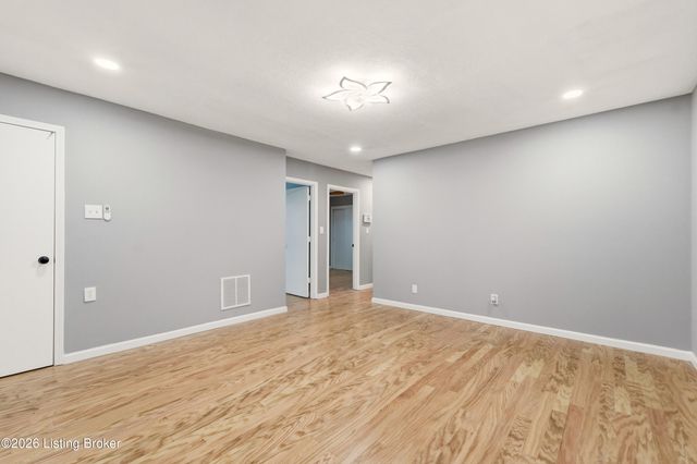 4538 Old Hazelwood Ave, Louisville, KY 40214