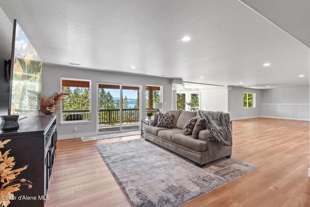 3124 S Lochurst Ln, Coeur D'alene, ID 83814