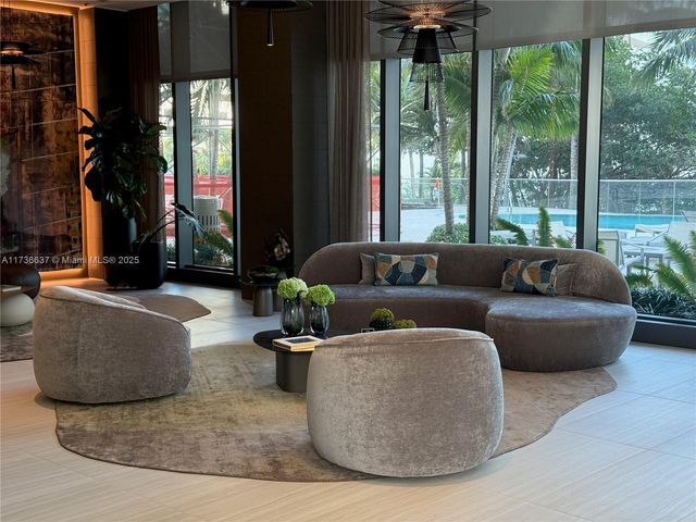 460 NE 28th St 2503, Miami, FL 33137