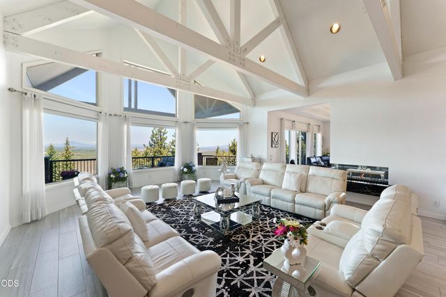 1359 NW Remarkable Drive, Bend, OR 97703