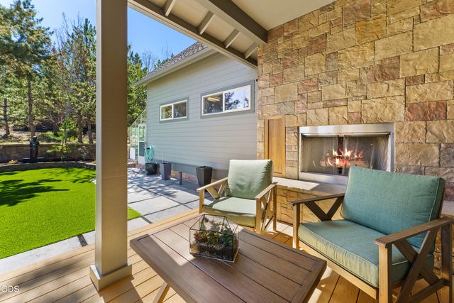 1359 NW Remarkable Drive, Bend, OR 97703