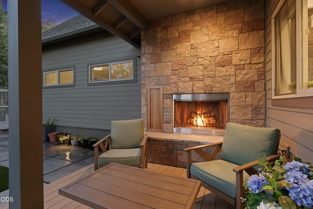 1359 NW Remarkable Drive, Bend, OR 97703