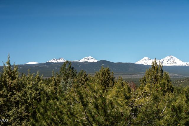 1359 NW Remarkable Drive, Bend, OR 97703