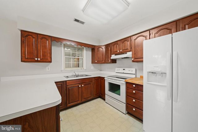 31 BEEKMAN PL, Charles Town, WV 25414