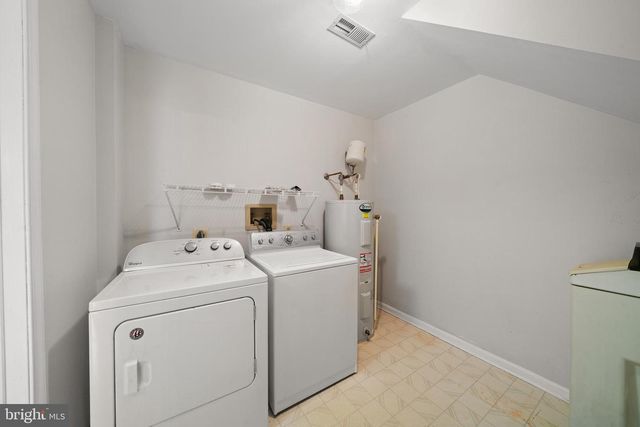 31 BEEKMAN PL, Charles Town, WV 25414