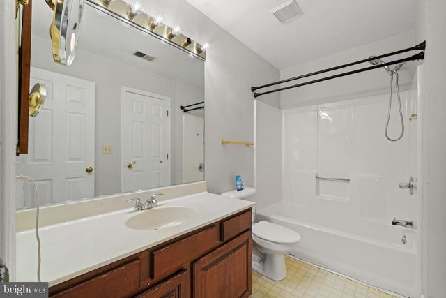 31 BEEKMAN PL, Charles Town, WV 25414