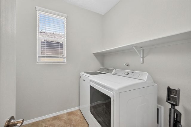 1748 Cooke Canyon Drive NW, Albuquerque, NM 87120