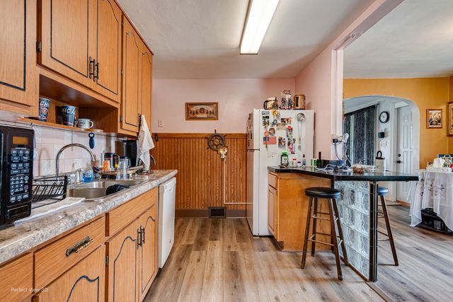 2945 Orchard Drive, Hammond, IN 46323