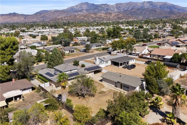 165 W Avenue L, Calimesa, CA 92320