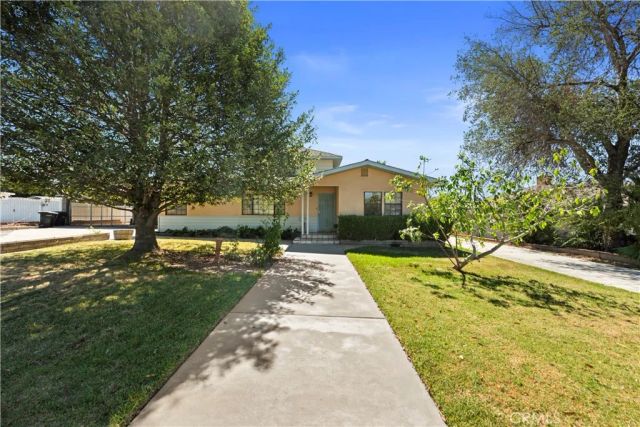 165 W Avenue L, Calimesa, CA 92320