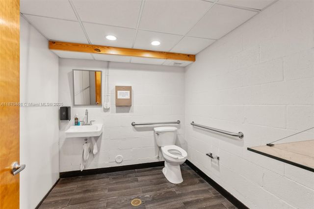 3075 NW South River Dr, Miami, FL 33142