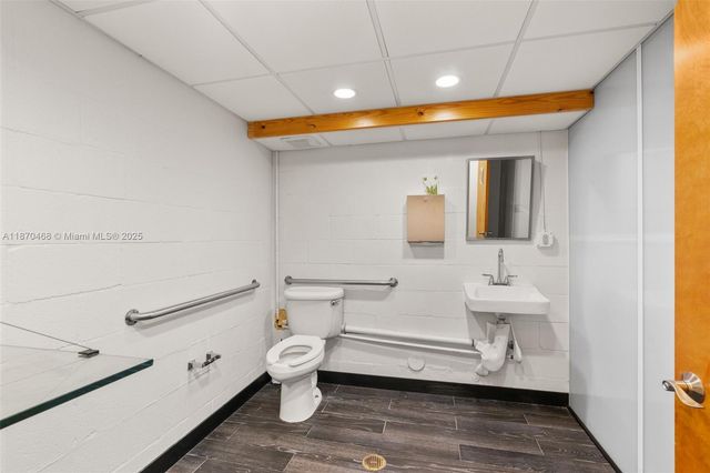 3075 NW South River Dr, Miami, FL 33142