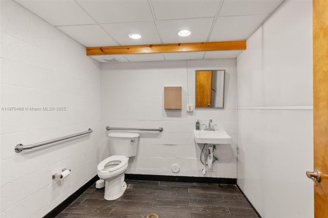 3075 NW South River Dr, Miami, FL 33142