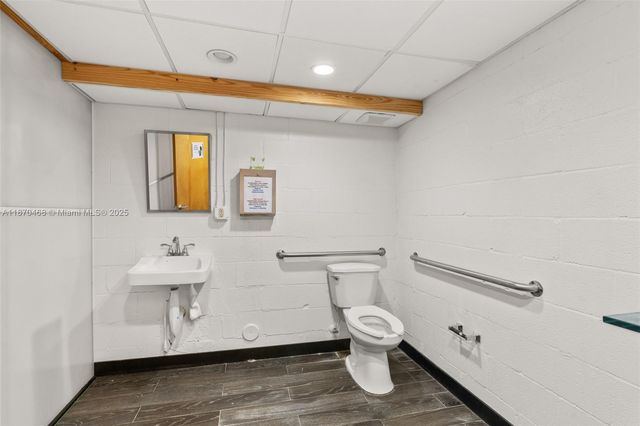 3075 NW South River Dr, Miami, FL 33142