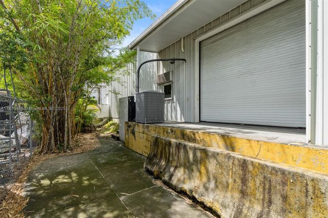 3075 NW South River Dr, Miami, FL 33142