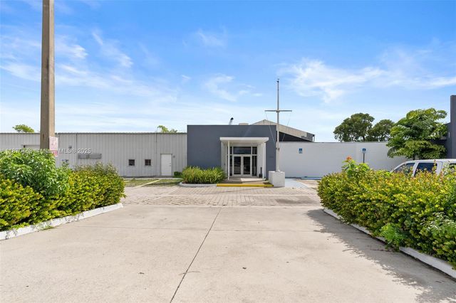 3075 NW South River Dr, Miami, FL 33142