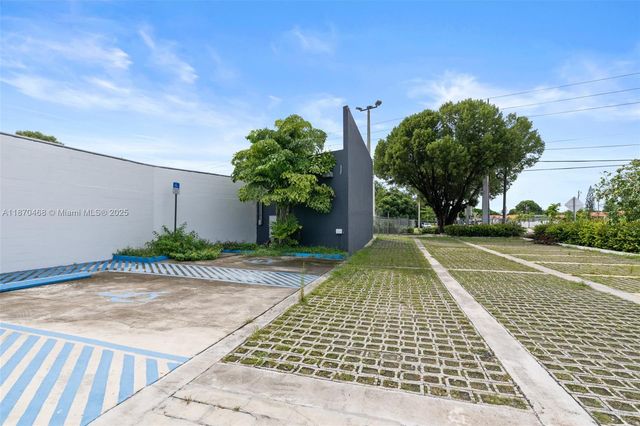 3075 NW South River Dr, Miami, FL 33142