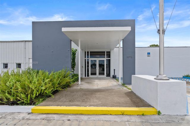 3075 NW South River Dr, Miami, FL 33142