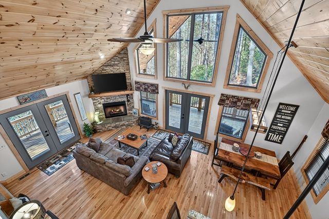 70 Riverside Lane, Blue Ridge, GA 30513