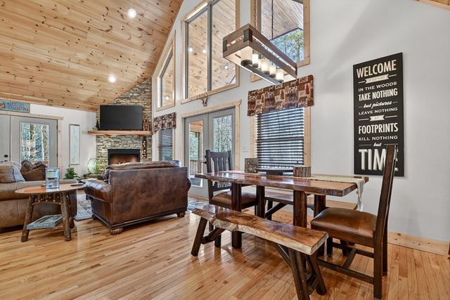 70 Riverside Lane, Blue Ridge, GA 30513