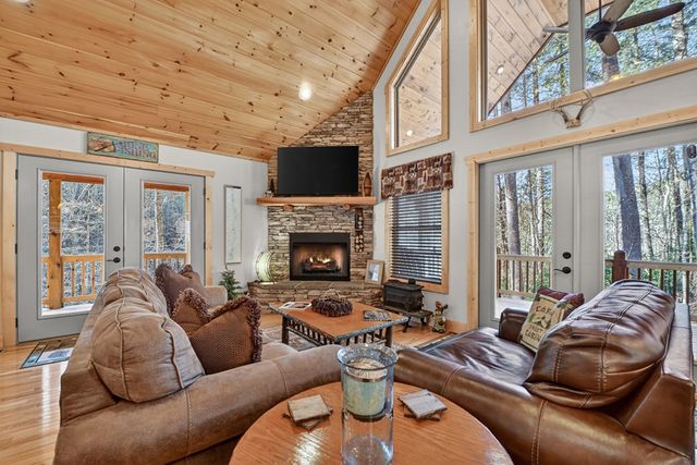 70 Riverside Lane, Blue Ridge, GA 30513