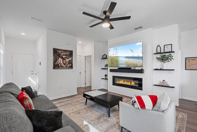 8652 SPORTSMAN LOOP, Groveland, FL 34736