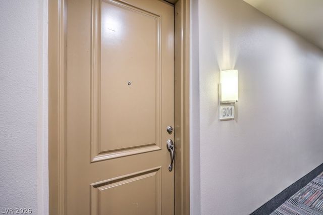 43 East Agate Avenue 301, Las Vegas, NV 89123