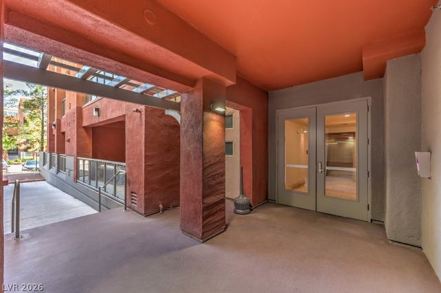 43 East Agate Avenue 301, Las Vegas, NV 89123