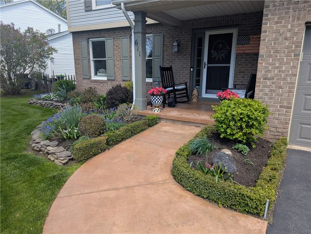 611 Cardile Drive, Webster, NY 14580