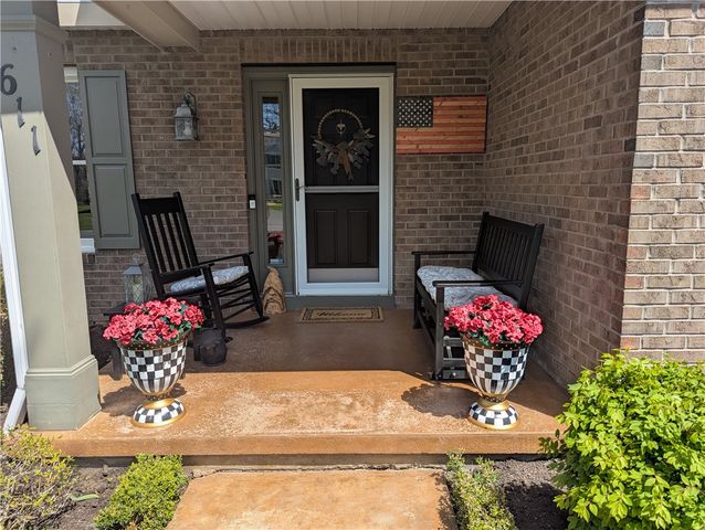 611 Cardile Drive, Webster, NY 14580