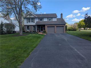 611 Cardile Drive, Webster, NY 14580