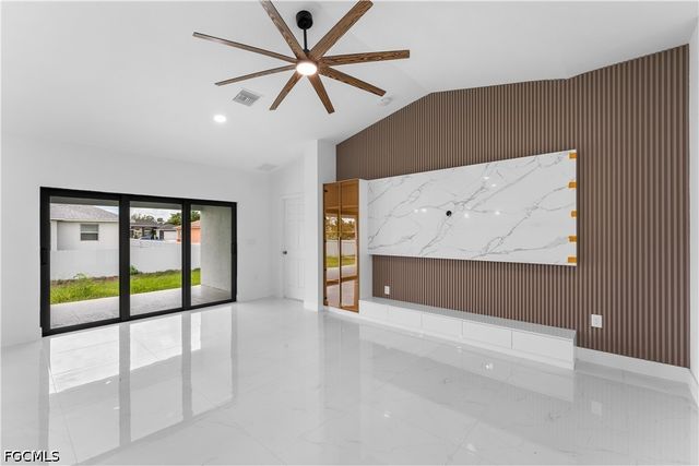 2807 28th ST SW, Lehigh Acres, FL 33976