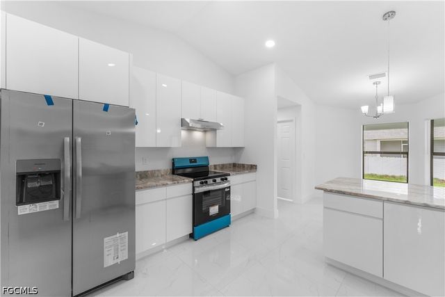 2807 28th ST SW, Lehigh Acres, FL 33976