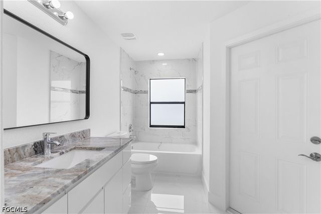 2807 28th ST SW, Lehigh Acres, FL 33976