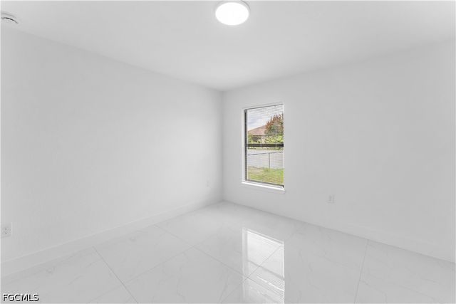 2807 28th ST SW, Lehigh Acres, FL 33976