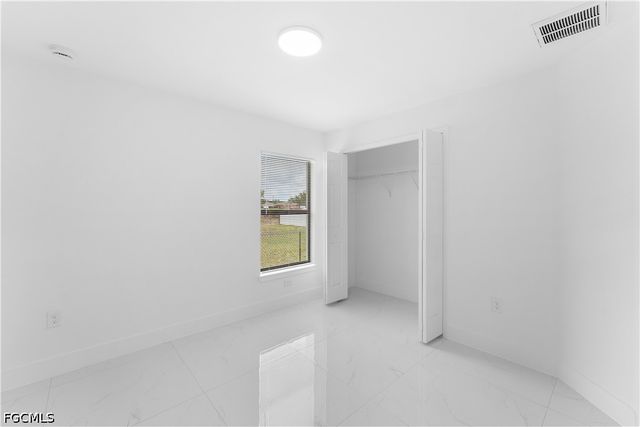 2807 28th ST SW, Lehigh Acres, FL 33976