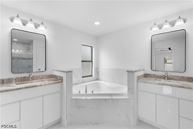 2807 28th ST SW, Lehigh Acres, FL 33976