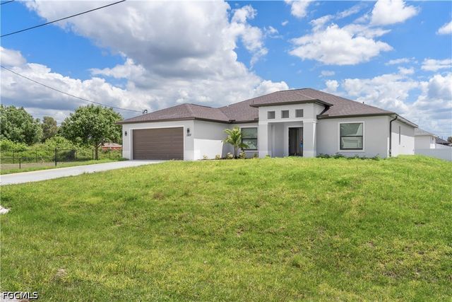 2807 28th ST SW, Lehigh Acres, FL 33976