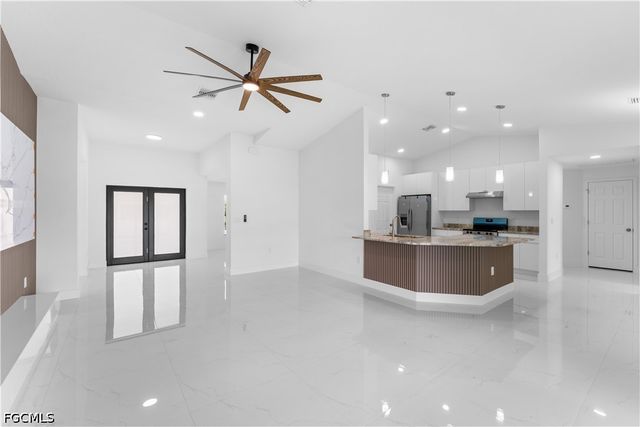 2807 28th ST SW, Lehigh Acres, FL 33976