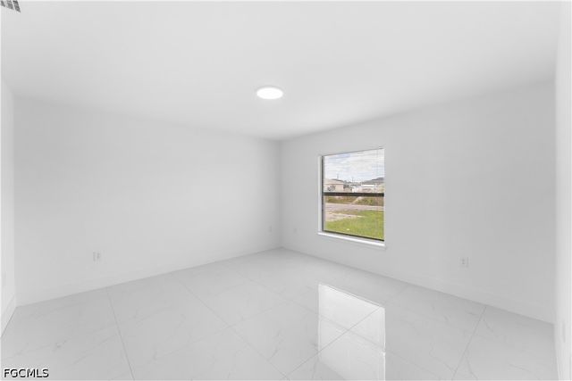 2807 28th ST SW, Lehigh Acres, FL 33976