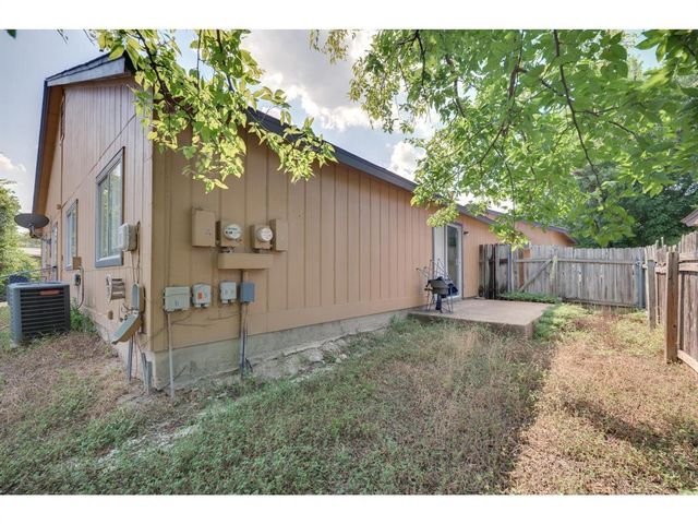 11919 Sunhillow BND B, Austin, TX 78758