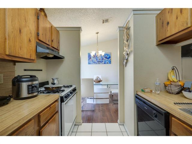 11919 Sunhillow BND B, Austin, TX 78758