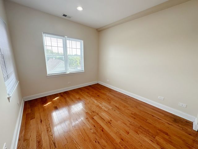 3705 N Kedzie Avenue 308, Chicago, IL 60618