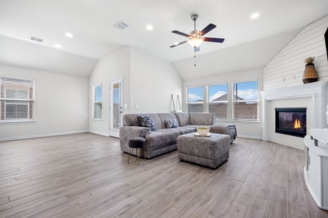 1612 Millican Lane, Aubrey, TX 76227