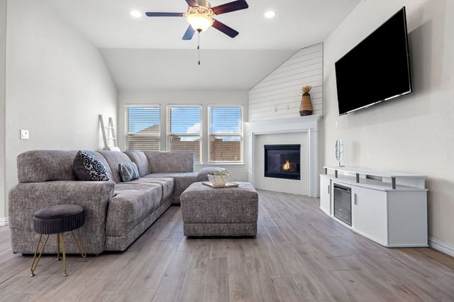 1612 Millican Lane, Aubrey, TX 76227