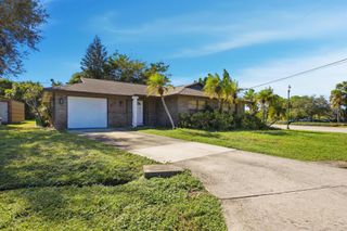 1102 SE Petunia Avenue, Port St Lucie, FL 34952